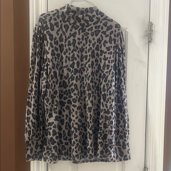 Leopard Print Long Sleeve Top - Picture 1 of 3